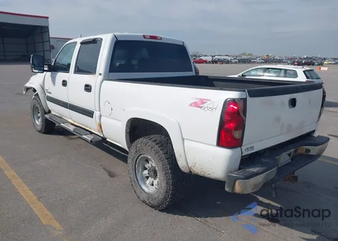 2004 Chevrolet Silverado 2500Hd Lt z USA, uszkodzony, nr VIN 1GCHK23224F261932